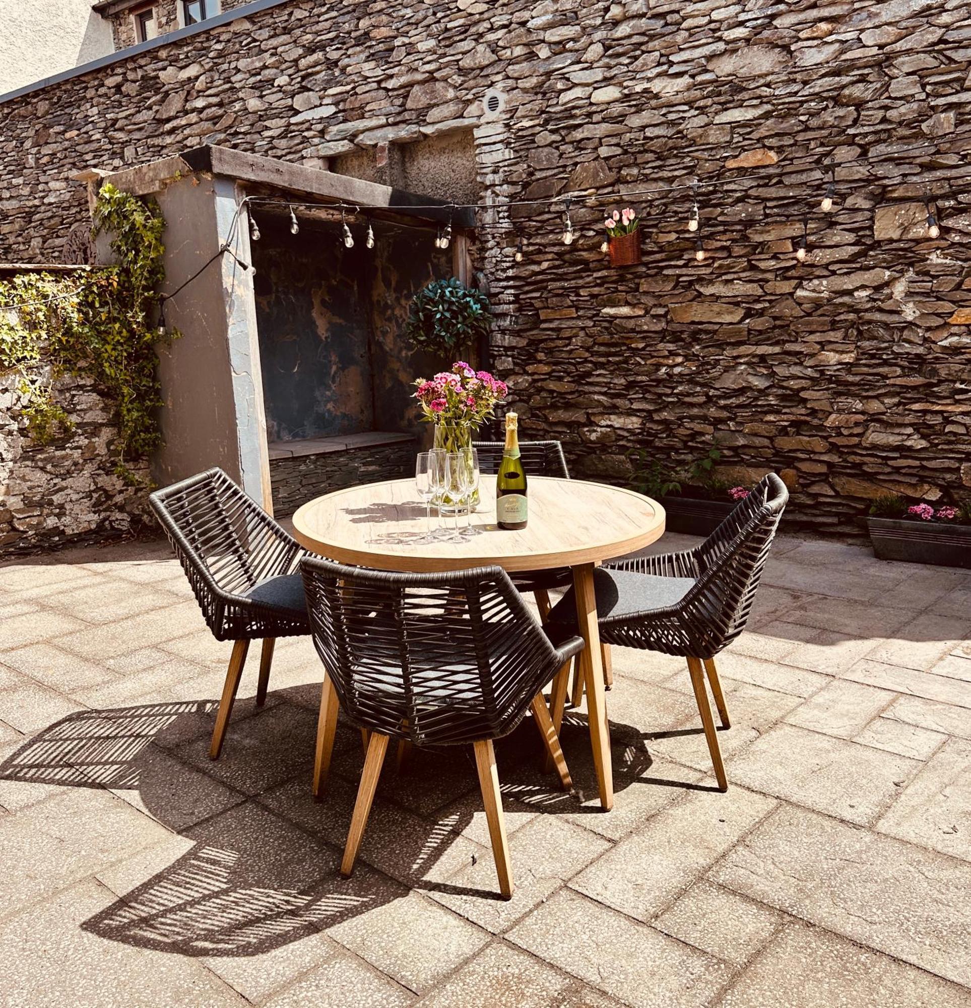 Woodland Cottage - Private Courtyard - Pet Friendly Retreat In The Heart Of Windermere Exterior foto